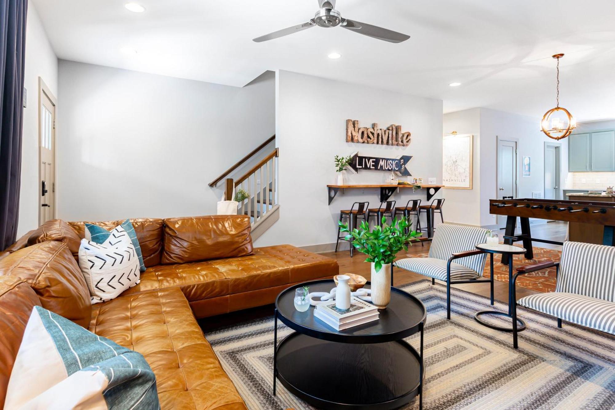 Waverly By Avantstay Nashville-Inspired Townhome W Luxury Kitchen Pool Table Exterior photo